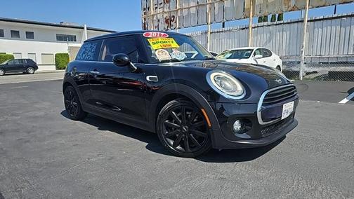 2017 MINI Hardtop Cooper