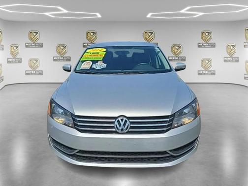 2014 Volkswagen Passat 1.8T Auto S