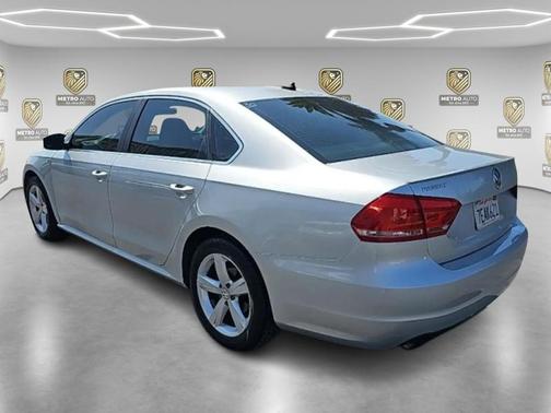 2014 Volkswagen Passat 1.8T Auto S