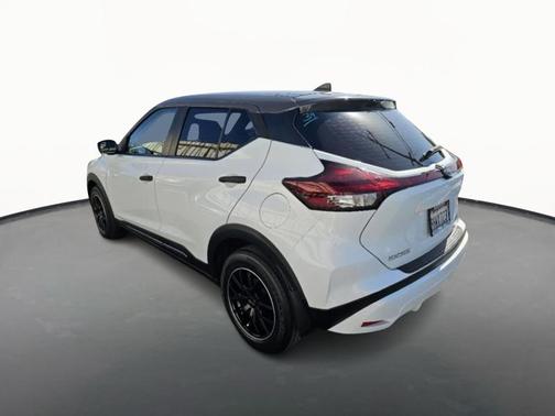 2023 Nissan Kicks S