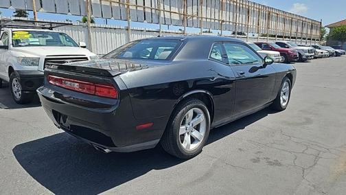 Brilliant Black Crystal Pearlcoat 2010 Dodge Challenger R/T