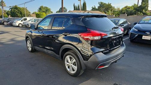 2019 Nissan Kicks S
