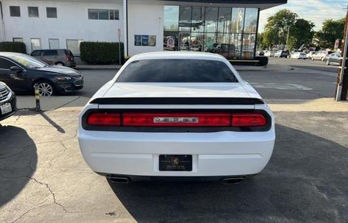 2012 Dodge Challenger SXT