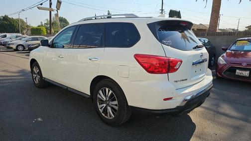 2019 Nissan Pathfinder SV
