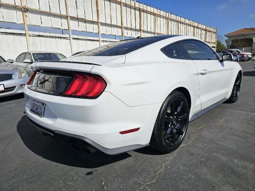 2020 Ford Mustang EcoBoost