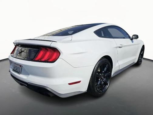 2020 Ford Mustang EcoBoost