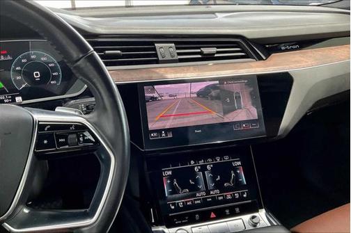 2019 Audi e-tron Premium Plus