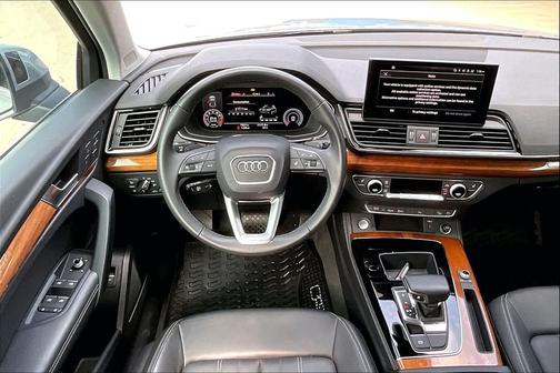 2023 Audi Q5 45 S line Premium Plus