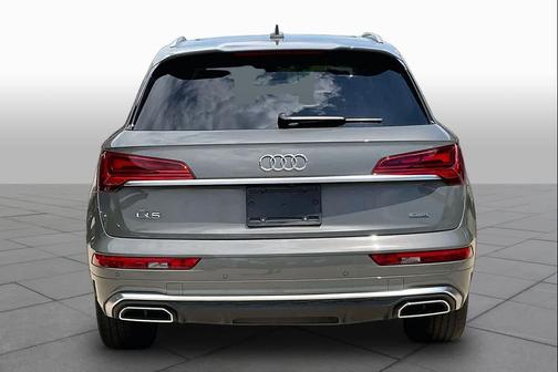 Chronos Gray Metallic 2023 Audi Q5 55 S line Premium