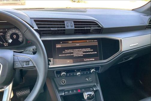 2025 Audi Q3 Premium 45 TFSI S line quattro Tiptronic