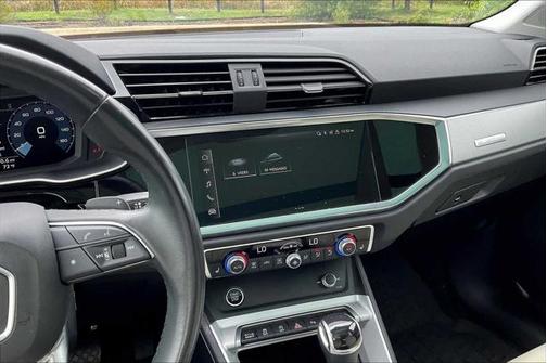 2023 Audi Q3 Premium 45 TFSI S line quattro Tiptronic