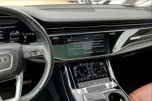 2022 Audi Q8 55 Premium Plus