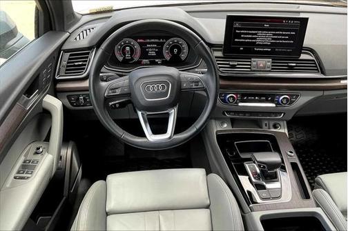 2022 Audi Q5 45 S line Premium Plus