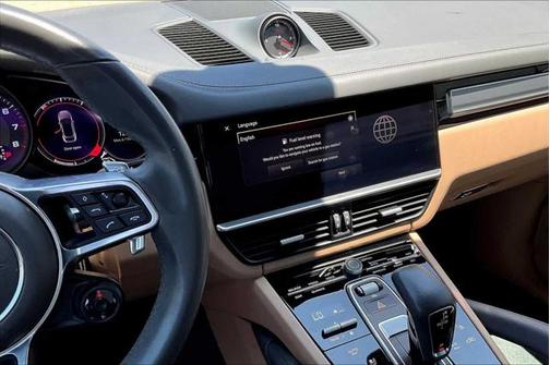 2023 Porsche Cayenne Platinum Edition