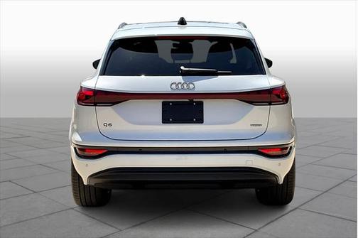 2025 Audi Q6 e-tron Premium Plus quattro