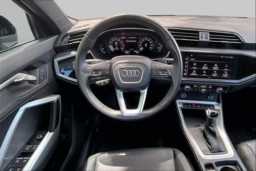 Mythos Black Metallic 2024 Audi Q3 Premium 45 TFSI S line quattro Tiptronic