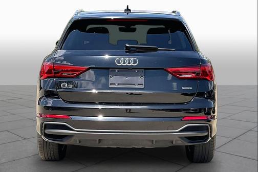 Mythos Black Metallic 2024 Audi Q3 Premium 45 TFSI S line quattro Tiptronic