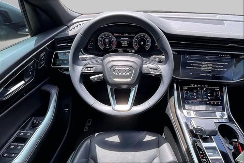 Daytona Gray Pearl Effect 2024 Audi Q8 55 Premium Plus