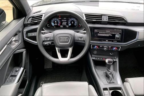2025 Audi Q3 Premium 45 TFSI S line quattro Tiptronic