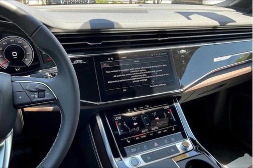 2025 Audi Q7 55 Premium Plus