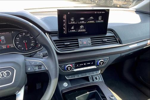 2023 Audi Q5 45 S line Premium
