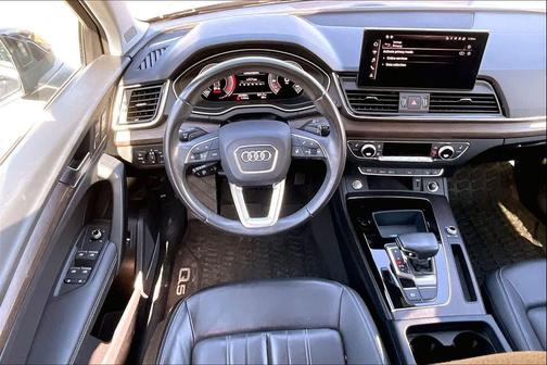 2023 Audi Q5 40 Premium Plus