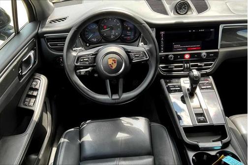 2022 Porsche Macan Base