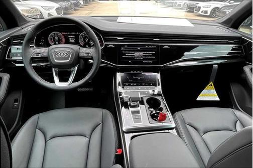 2025 Audi Q7 55 Premium Plus