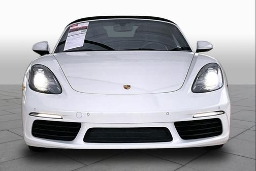 White 2019 Porsche 718 Boxster