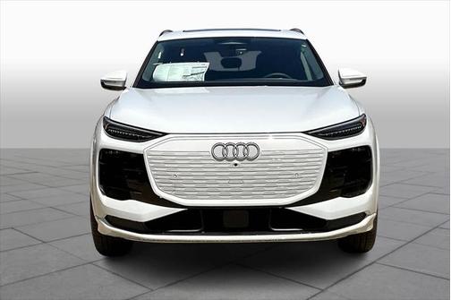 2025 Audi Q6 e-tron Premium Plus quattro