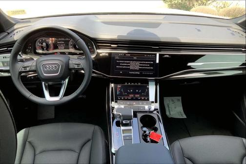 2025 Audi Q7 55 Premium Plus