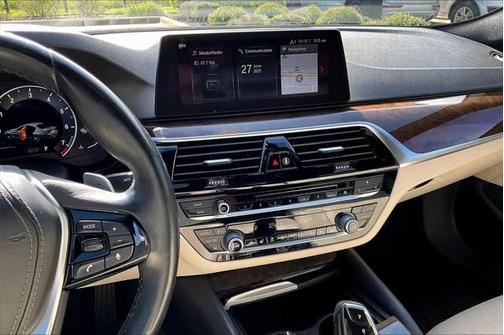 2018 BMW 530 530i
