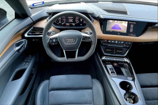 2023 Audi e-tron GT Premium Plus quattro