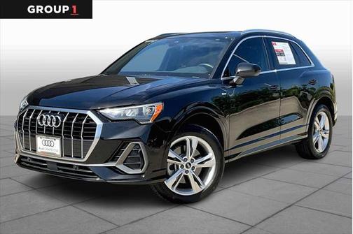 2022 Audi Q3 45 S line Premium