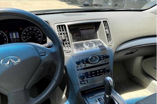 2011 INFINITI G37 Journey