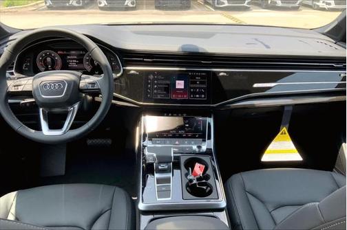 2025 Audi Q7 45 Premium Plus