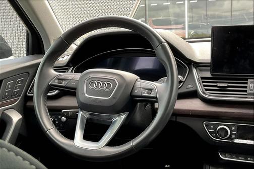 2022 Audi Q5 45 S line Prestige