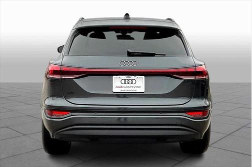 2025 Audi Q6 e-tron Prestige quattro