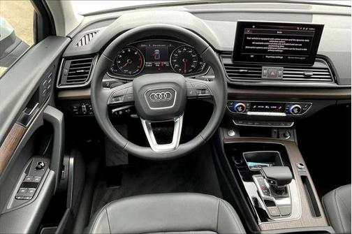 2023 Audi Q5 45 S line Premium