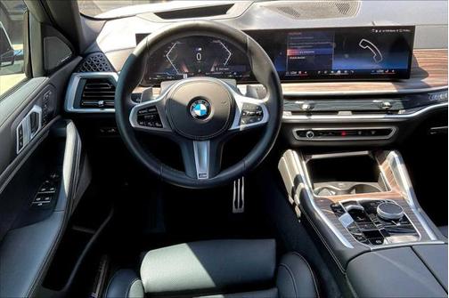 2025 BMW X6 xDrive40i