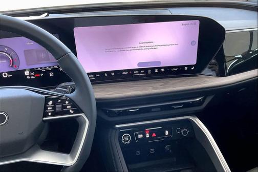 Mythos Black me 2026 Audi Q5 Premium Plus