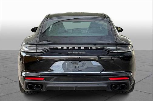 2023 Porsche Panamera 4 Platinum Edition