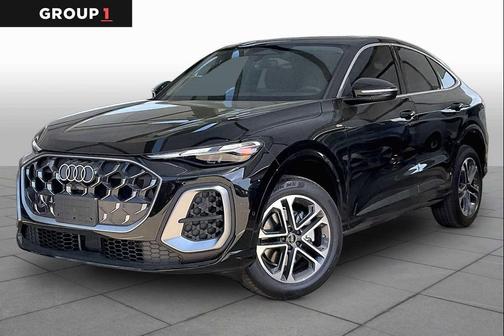 Mythos Black me 2026 Audi Q5 Sportback Premium