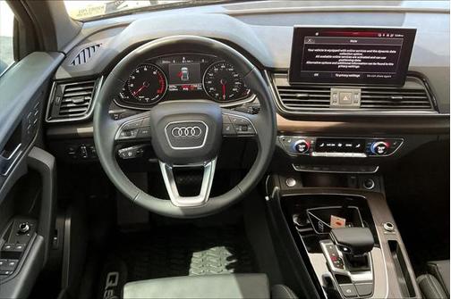 2024 Audi Q5 45 S line Premium