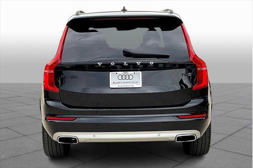 2020 Volvo XC90 T6 Momentum