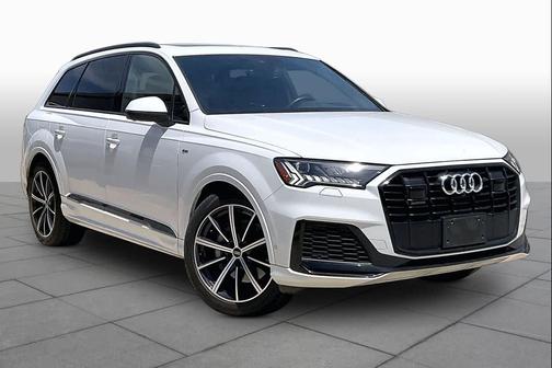 Glacier White Metallic 2022 Audi Q7 55 Technik
