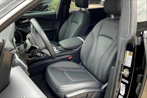 2024 Audi Q8 55 Premium Plus