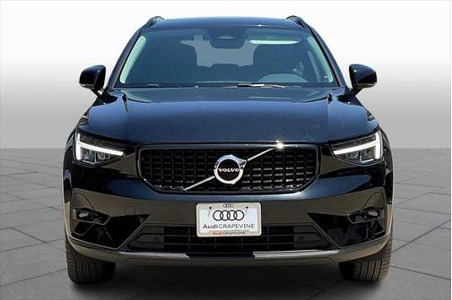 2023 Volvo XC40 B5 Plus Dark Theme