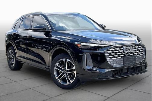 Mythos Black Metallic 2025 Audi Q5 Premium TFSI quattro S tronic