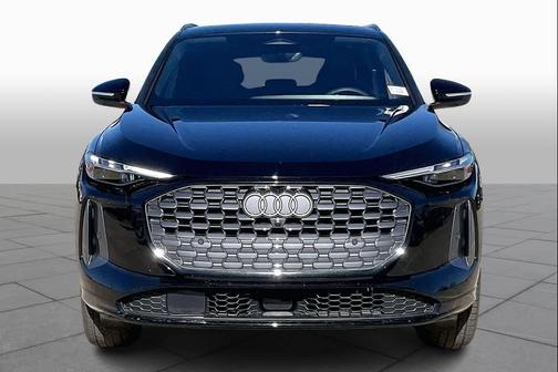 Mythos Black Metallic 2025 Audi Q5 Premium Plus TFSI quattro S tronic